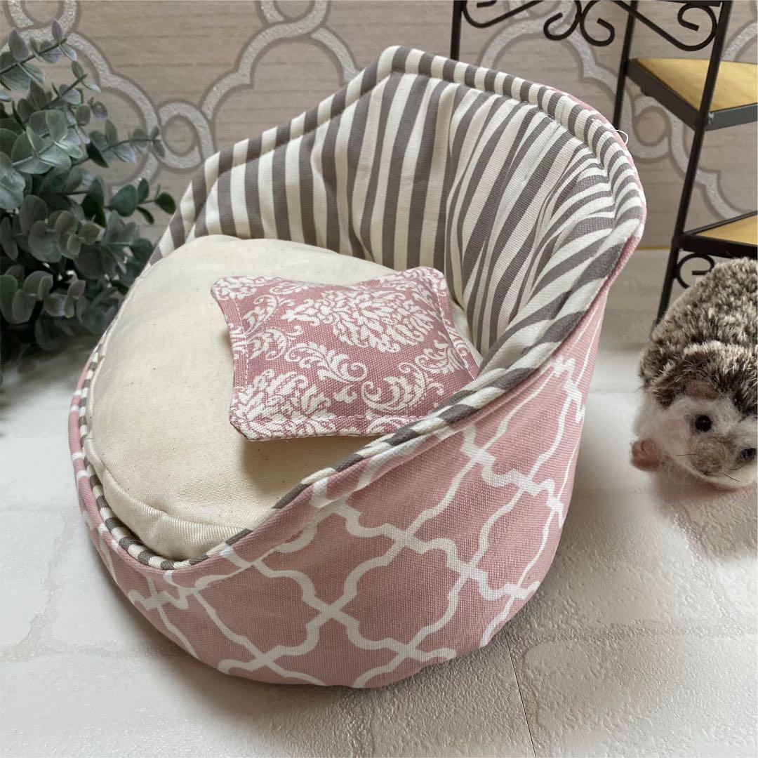 ハリネズミ寝袋　部屋んぽソファーF