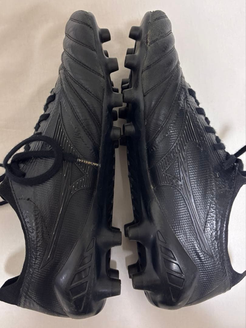 サッカースパイク　モレリアネオ3β ブラックアウト　27.5cm