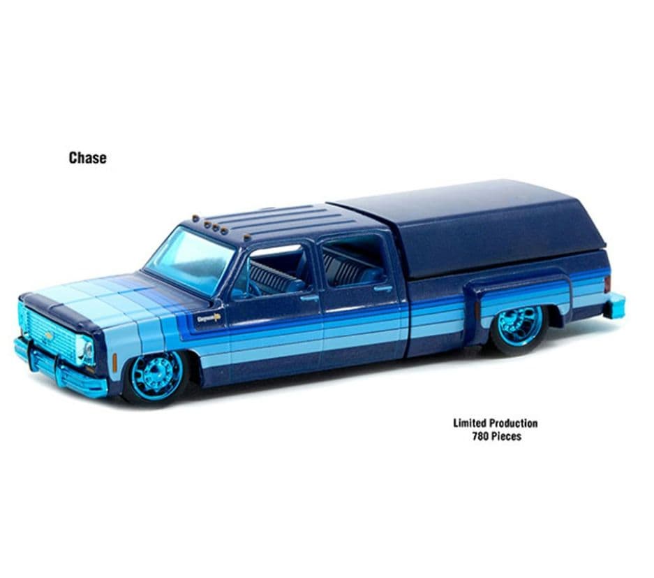 1973 シボレーシャイアンスーパー 30 ウィズ　キャンパーシェルチェイスカー