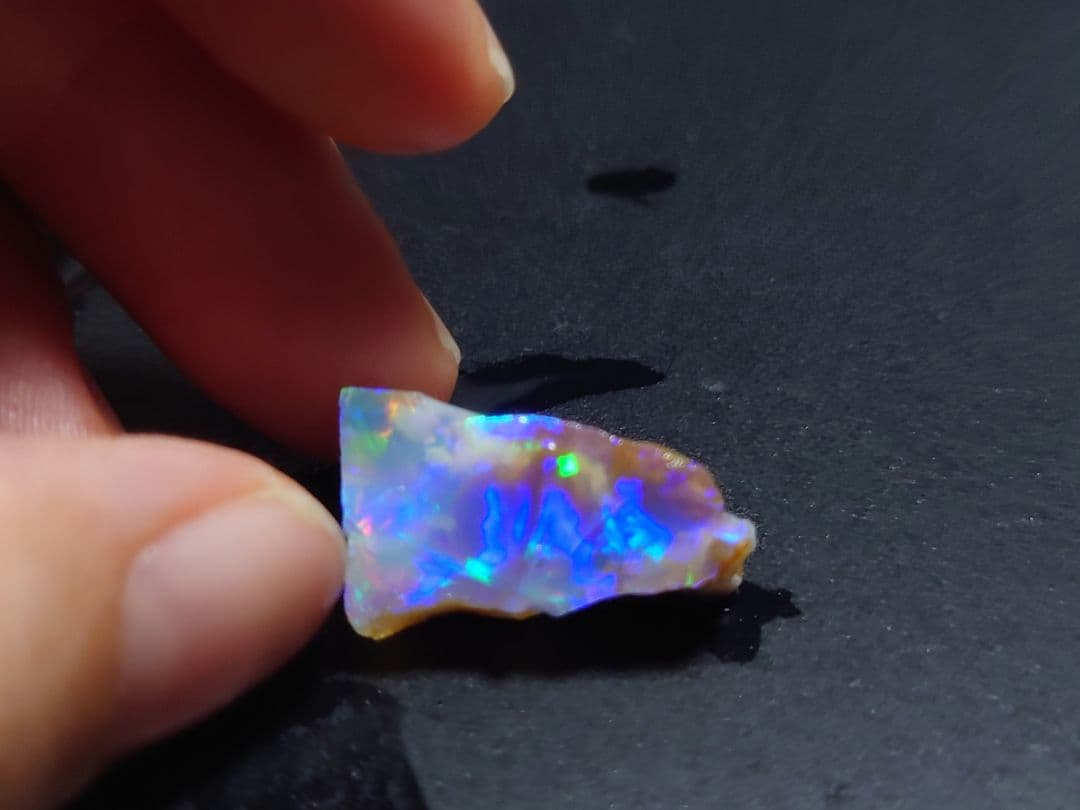 チョーク　エチオピアオパール　ウェロ産　鉱物標本　原石