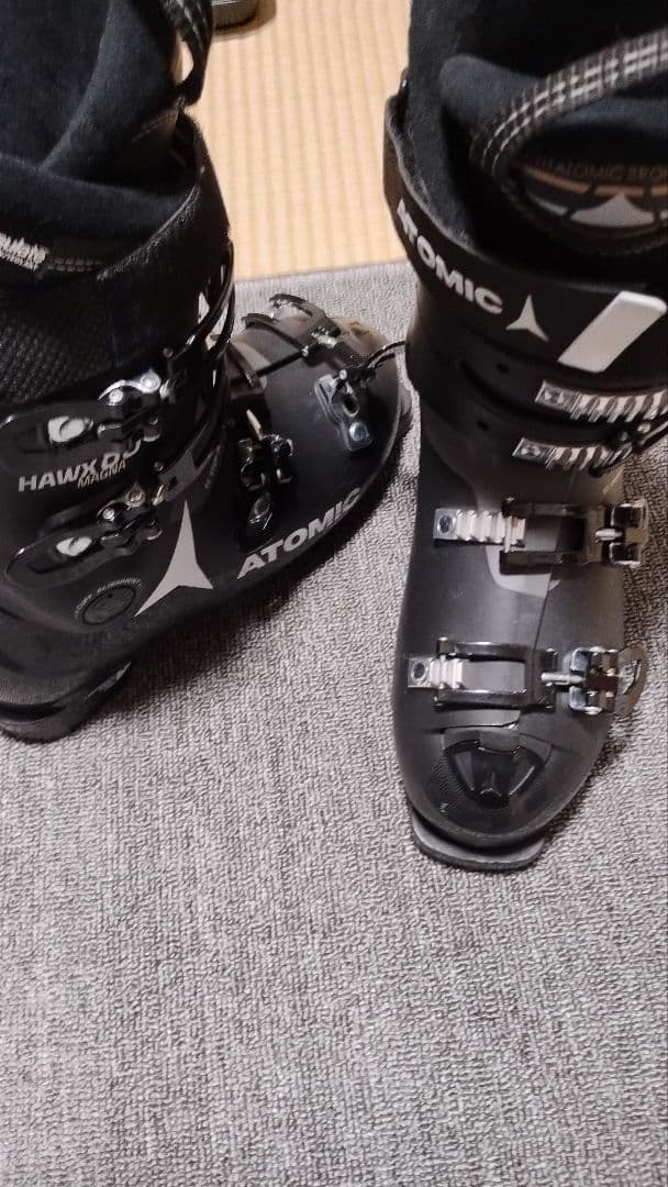 アトミック　スキーブーツATOMIC Hawx Magna 80 28cm