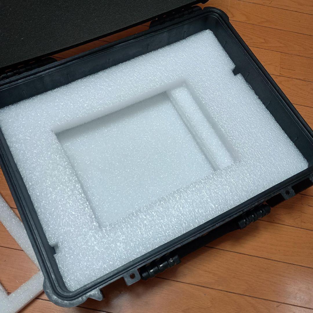 PELICAN 1550 ミディアムケース 1550 黒　PC特別仕様 割れなし