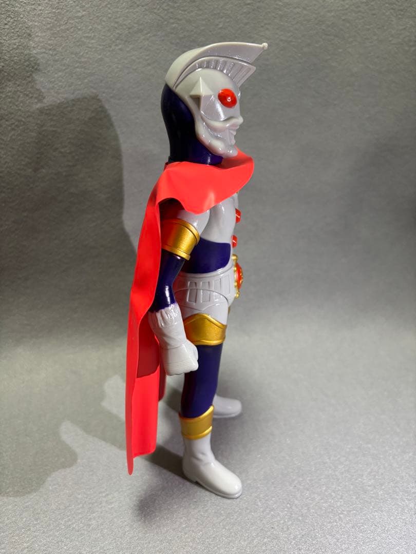 円谷コミニュケーションズ ウルトラマンキング ソフビ