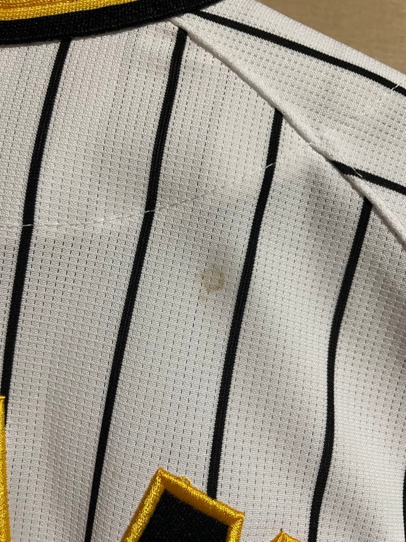 阪神タイガース ユニフォーム 黒 木浪　Oサイズ　おまけのユニフォームもあり。