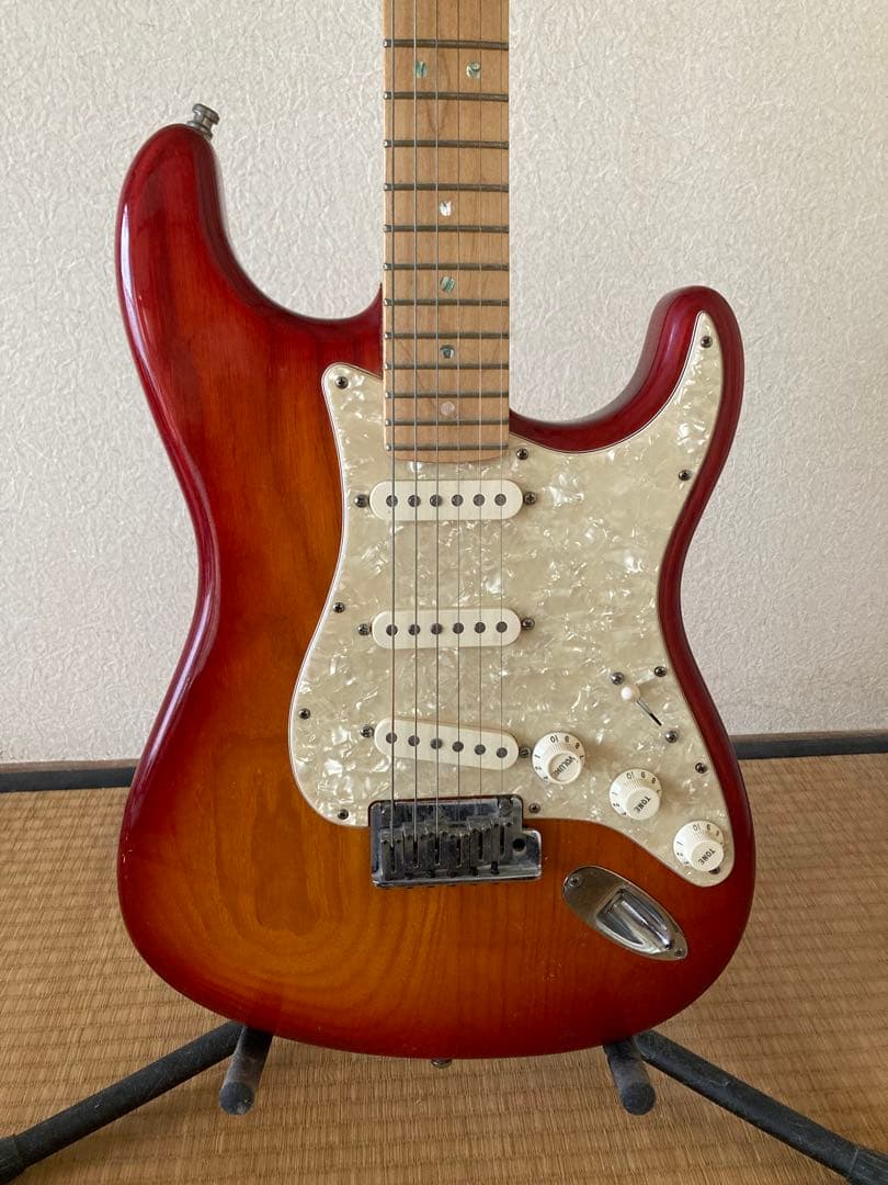 Fender USA アメリカン デラックス ストラトキャスター