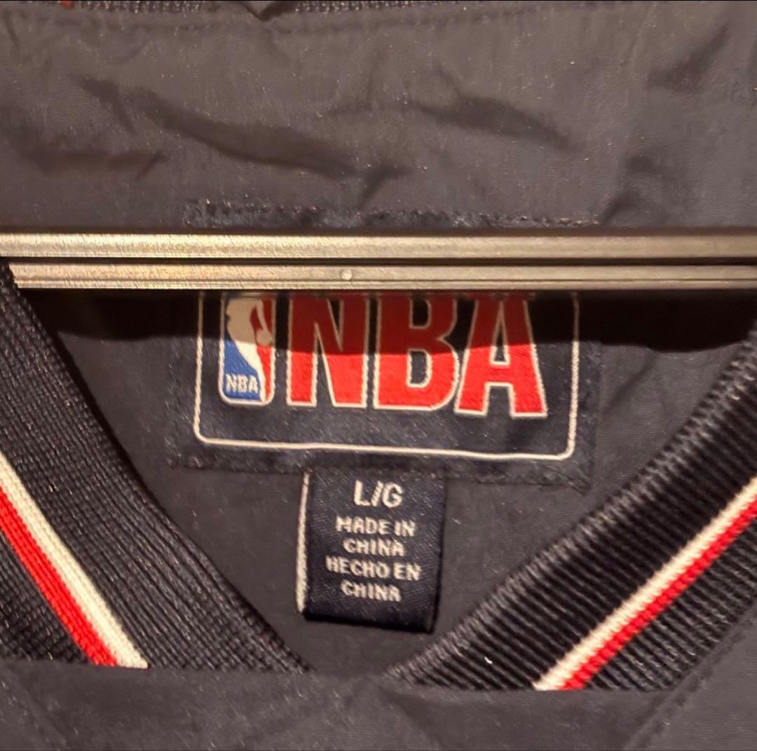 NBA デトロイト・ピストンズ Vネック プルオーバージャケット プロチーム