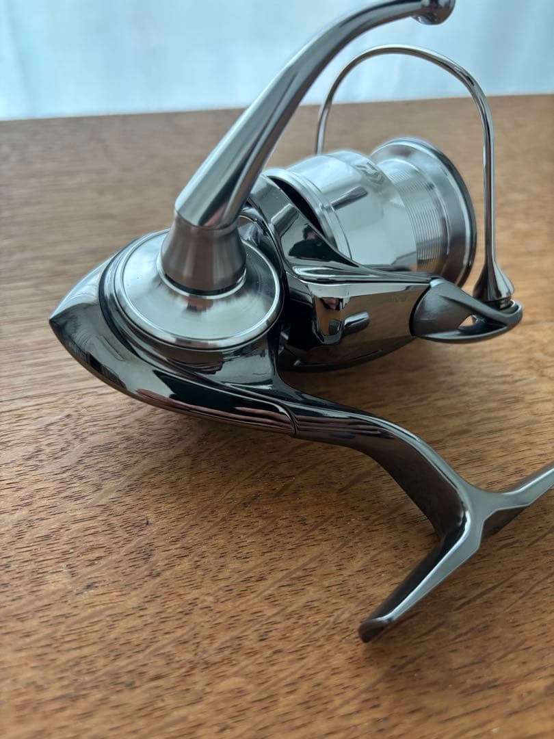 22イグジスト lt3000-h 美品 ダイワ ステラ スピニングリール