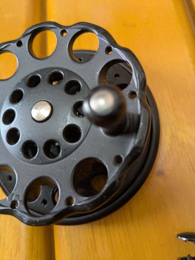 フジリールFPR25改シングルハンドル9穴仕様富士工業チヌ石鯛リールVP