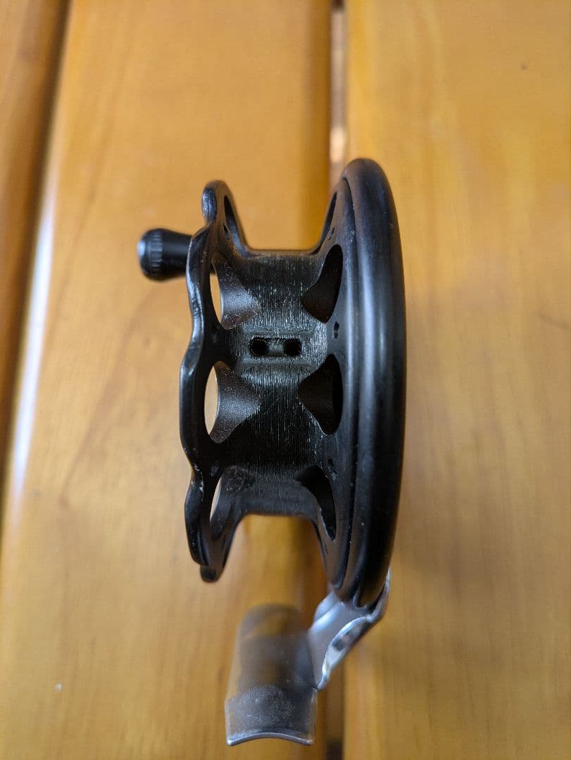 フジリールFPR25改シングルハンドル9穴仕様富士工業チヌ石鯛リールVP