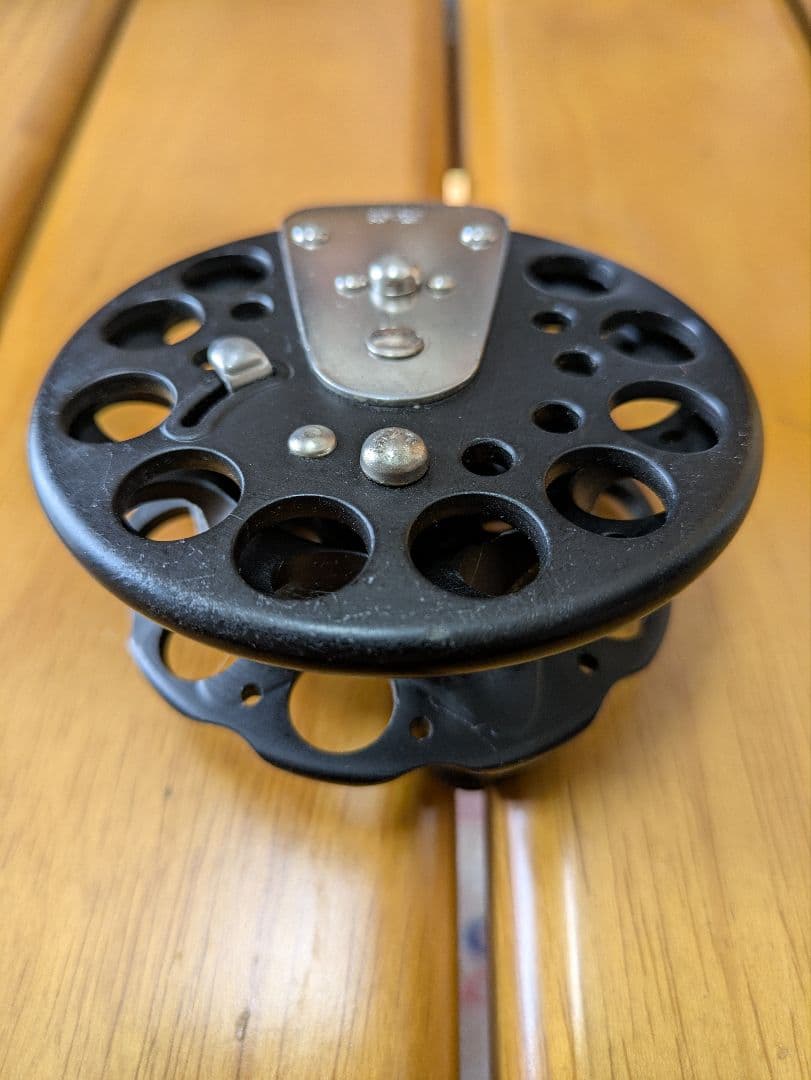 フジリールFPR25改シングルハンドル9穴仕様富士工業チヌ石鯛リールVP