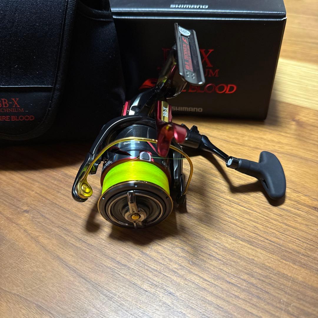 シマノ24BB-XテクニウムファイヤーブラッドC3000DXXG 左ハンドル