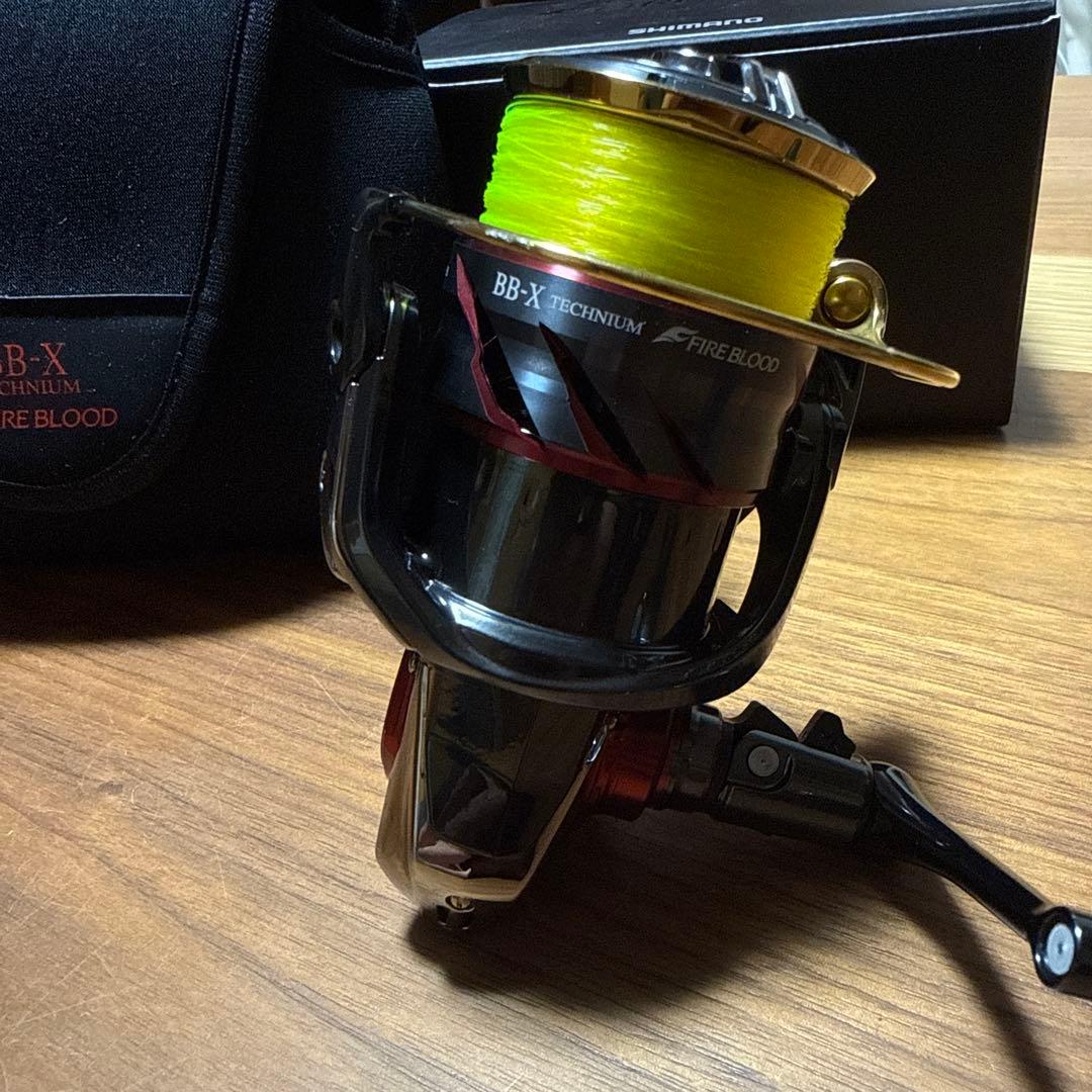 シマノ24BB-XテクニウムファイヤーブラッドC3000DXXG 左ハンドル