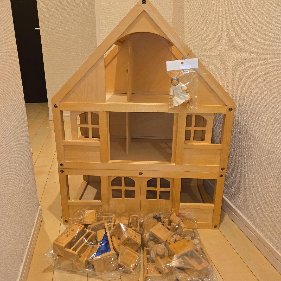 【廃盤】ボーネルンド　ドールハウス　人形　家具一式セット付き