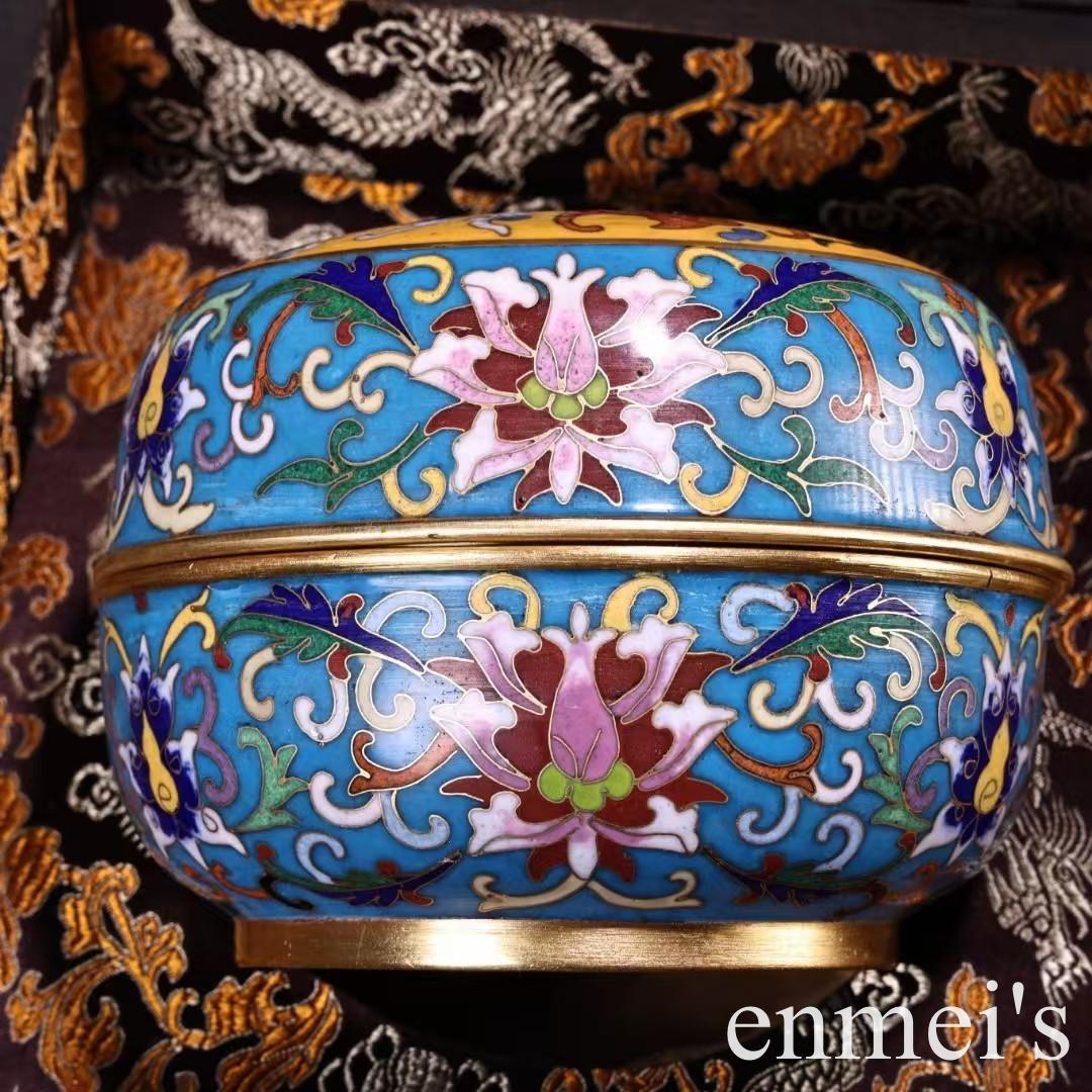 中国古美術・旧蔵銅胎鎏金の七宝焼掐絲細工蔓草蓮・五福捧寿の首飾り箱・置物・文房