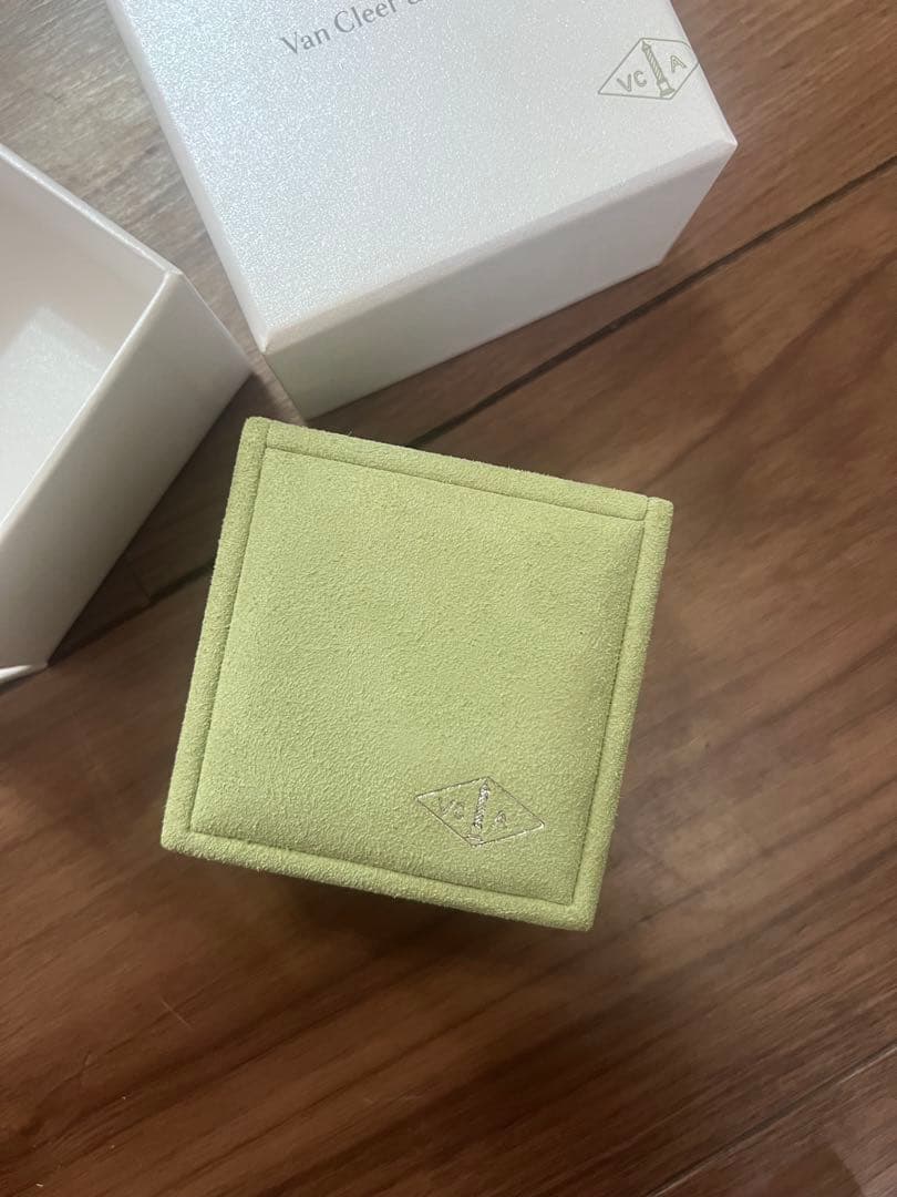 Van Cleef & Arpels ギフトボックス　ギフト袋