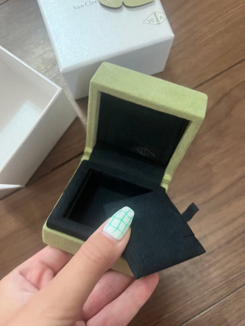 Van Cleef & Arpels ギフトボックス　ギフト袋