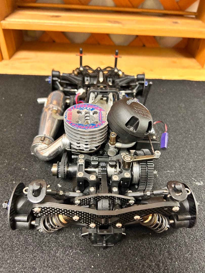 京商V-One R4 (エンジン、マフラー、サーボ付属)