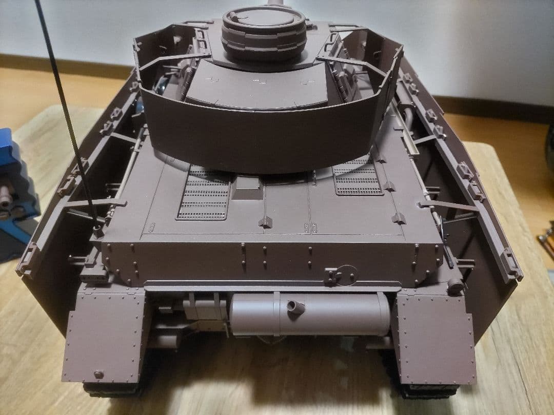 川*忍様 ガールズ&パンツァー　Ⅳ号戦車作る　アシェットジャパン　完成品　操作説