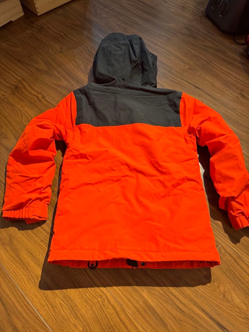 着用1回　volcom キッズウエア　上下セット　sizeS(10)