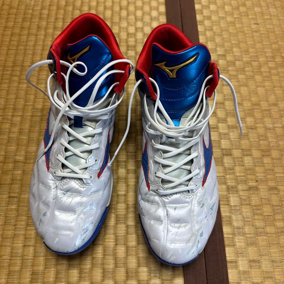 Mizuno 野球スパイク ホワイト/ブルー/レッド　クッションレボミッド