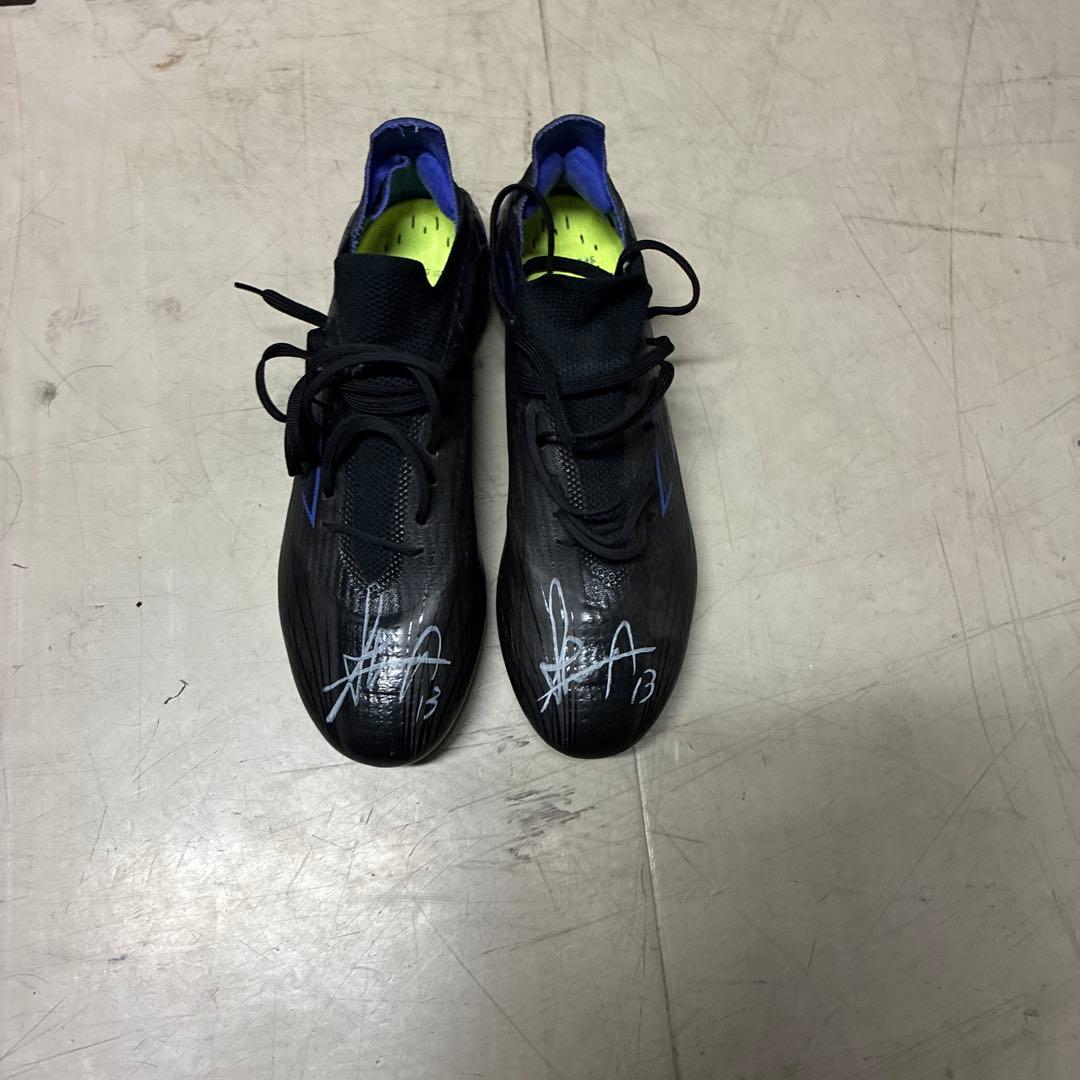 坪井選手サイン入り スパイク エックススピードフロー.1FG