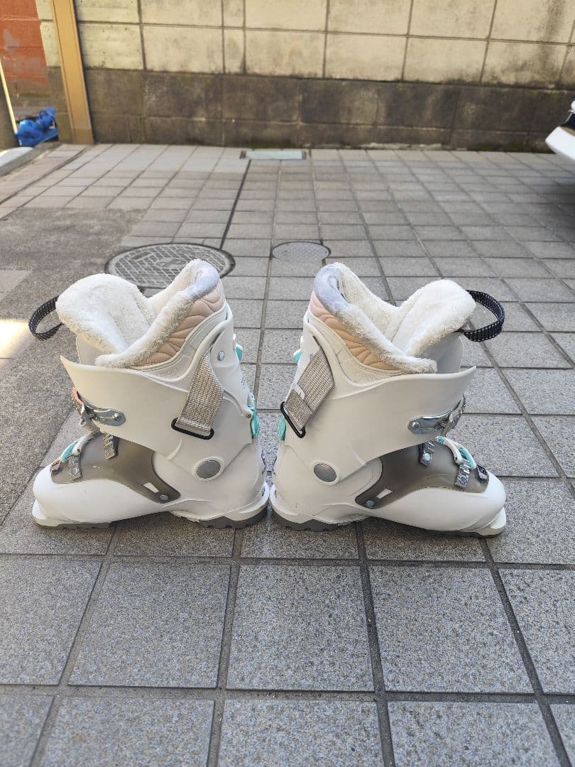 Salomon Custom Fit 女性用スキーブーツ