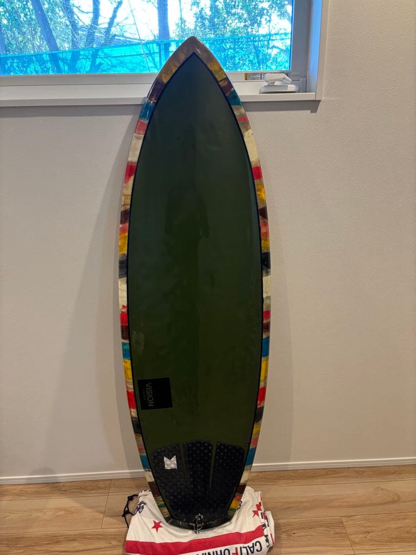 VISION サーフボード　captain fin付き