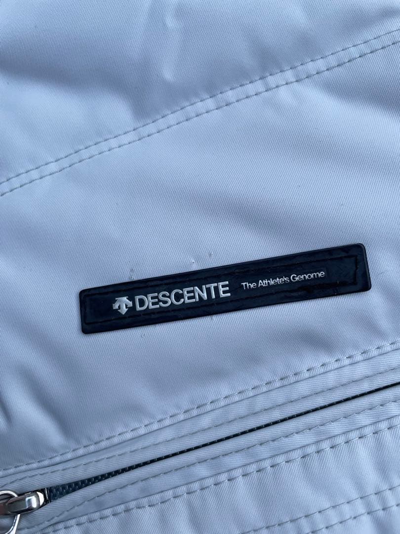 美品DESCENTEデサント スキーウェア上下 ホワイト/レッド Mサイズ