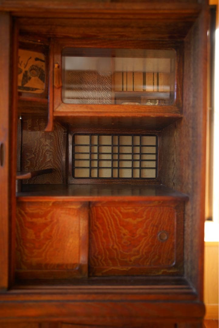 ☆101☆タモ材の玉杢目が美しい茶箪笥