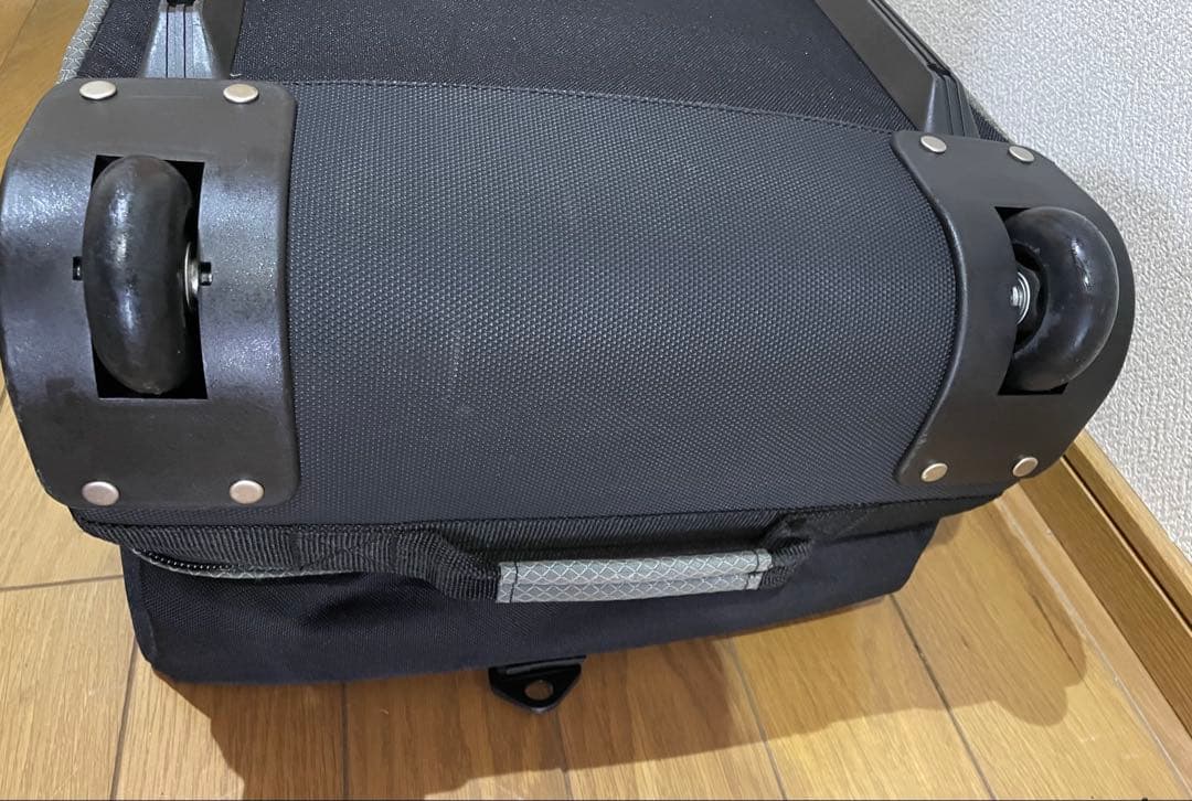 SWIX スウィックス　クラムシェルローラー　キャリーギアバック　　キャスター付