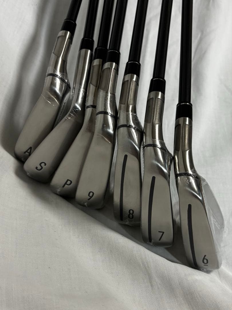 【新品】ステルスアイアンセットカーボンSテーラーメイド（6〜PW、AW、SW）