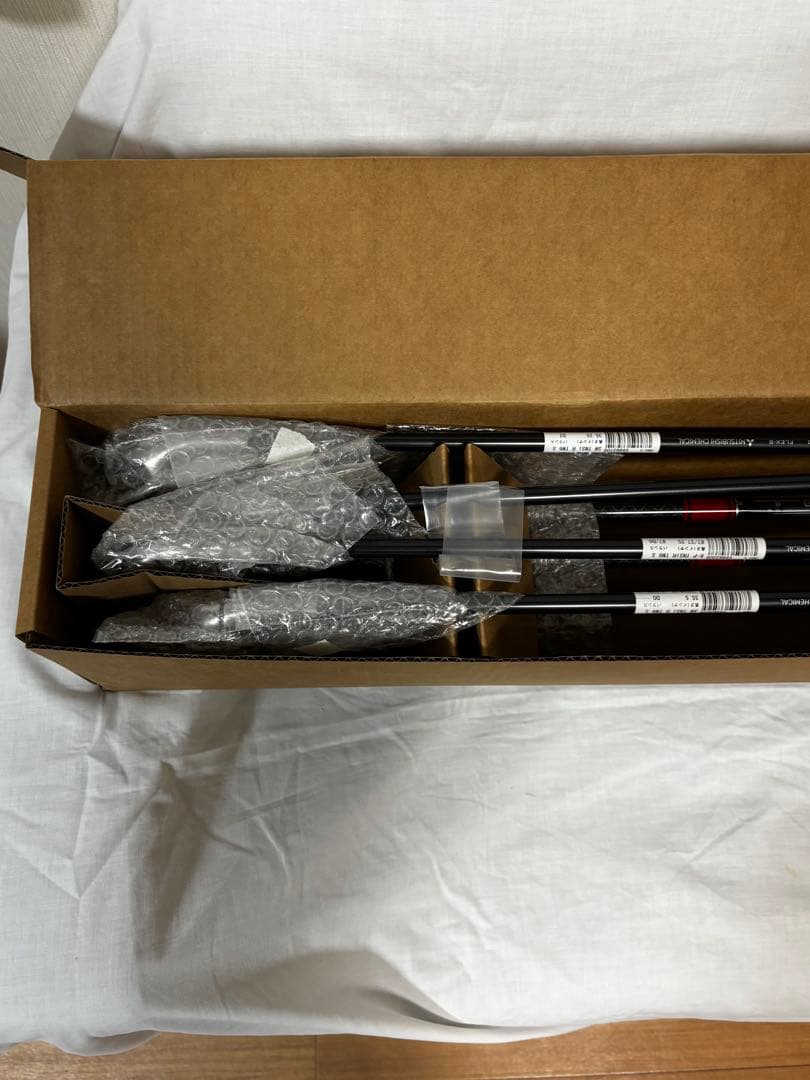 【新品】ステルスアイアンセットカーボンSテーラーメイド（6〜PW、AW、SW）