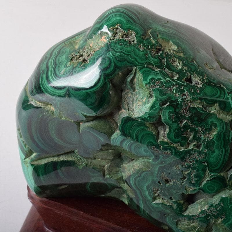 天然石　鑑賞石　孔雀石　マラカイト　重さ約3.33㎏　唐木台付　V　R8355