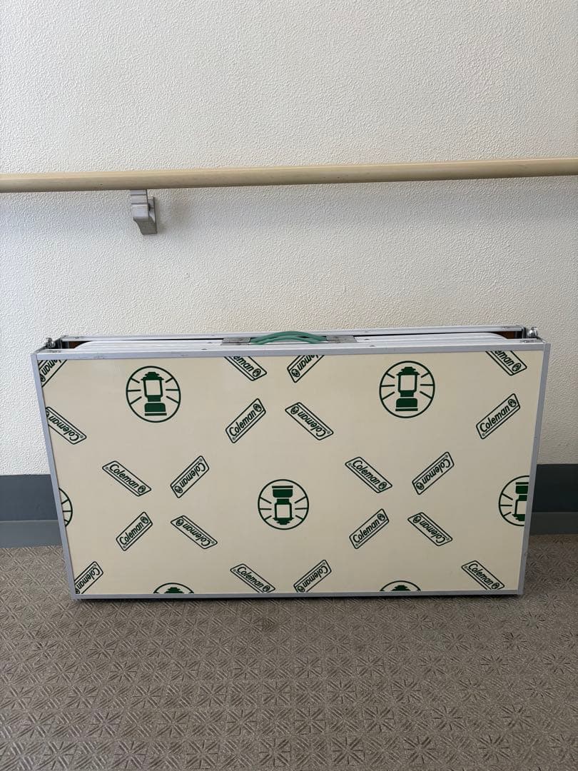 Colemanファミリー・グループ向け大型アウトドアテーブル四折テーブル 8