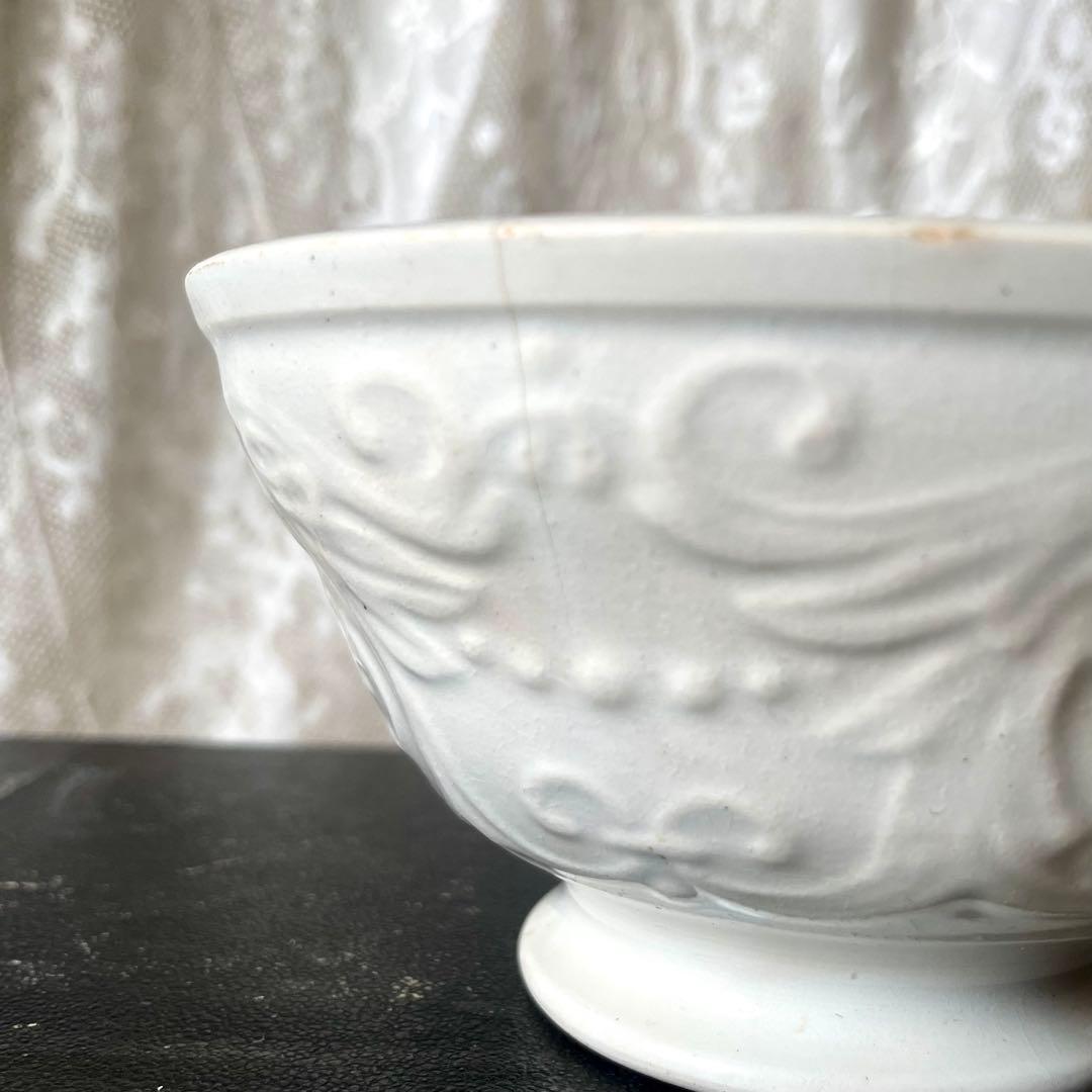ホワイトレリーフカフェオレボウル　フランスアンティーク　白　19世紀後期