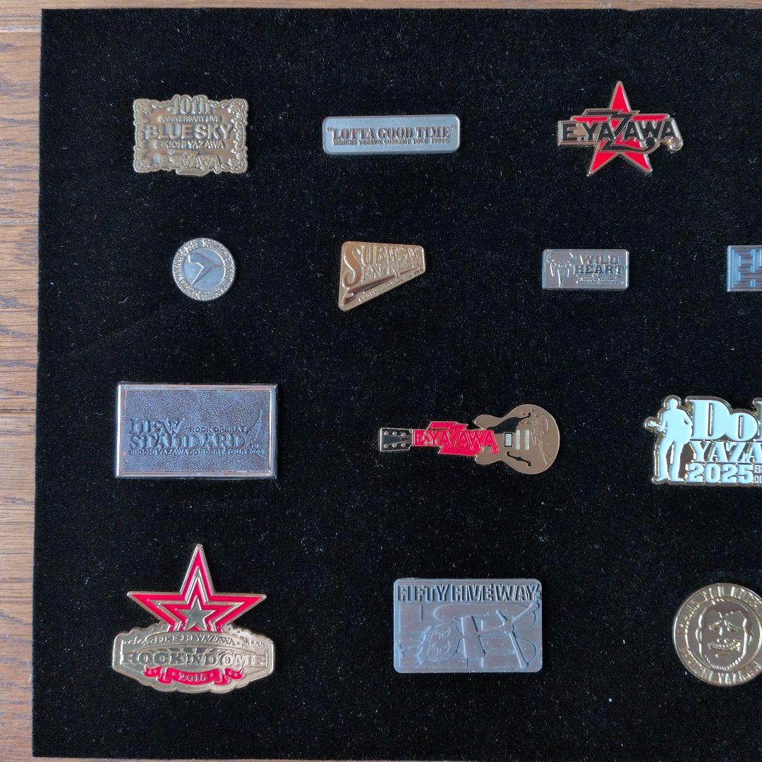 矢沢永吉さん　ピンバッチ１８個　ケ−ス入り 未使用に近い