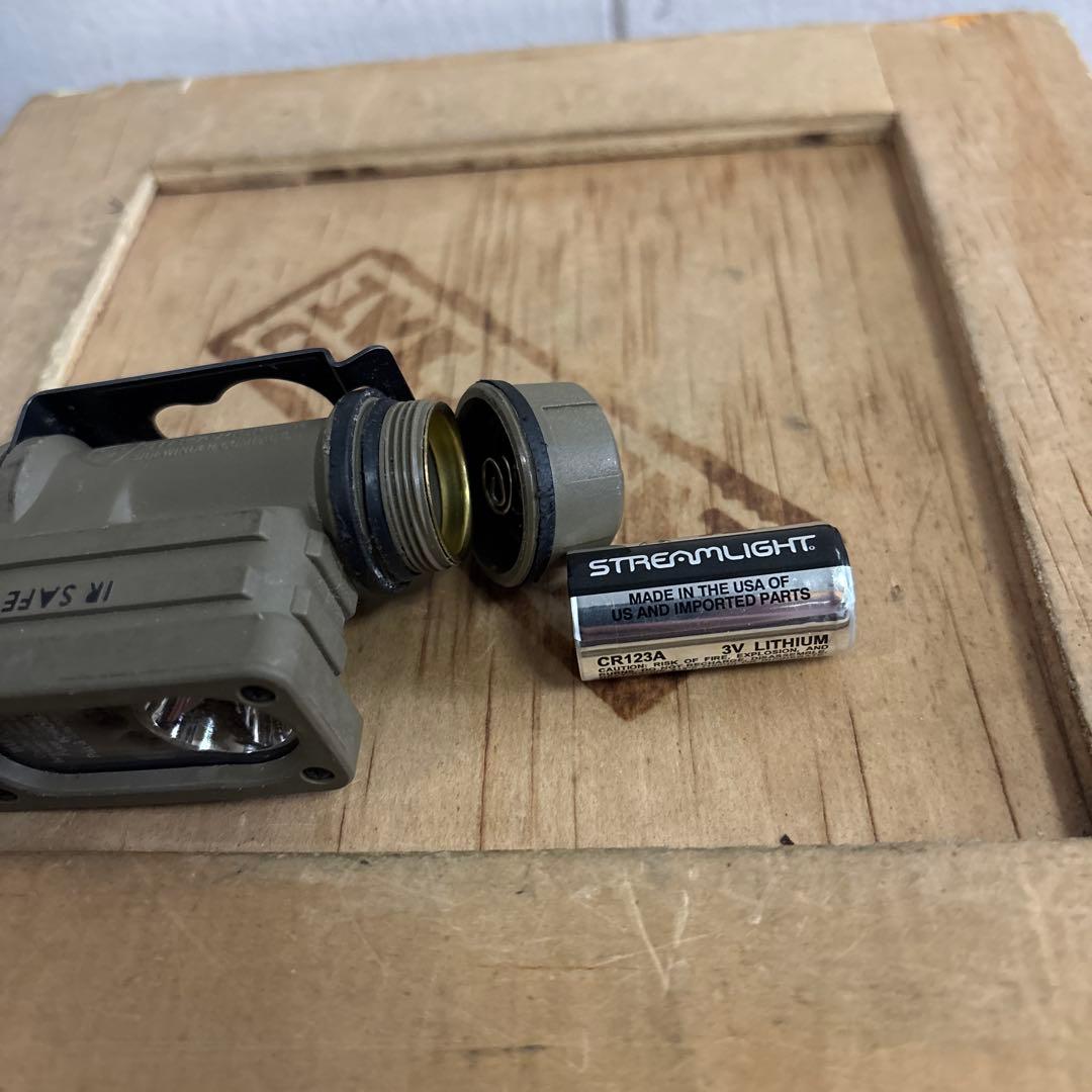 米軍　実物STREAMLIGHT SIDEWINDER COMPACT II ③