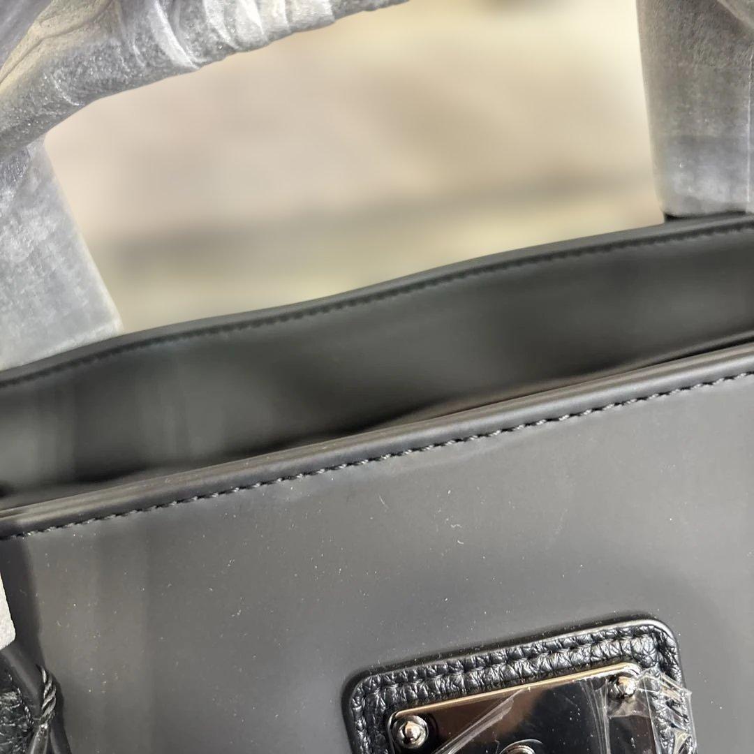 ウノピューウノウグァーレトレ　カートバッグ 訳あり　新品