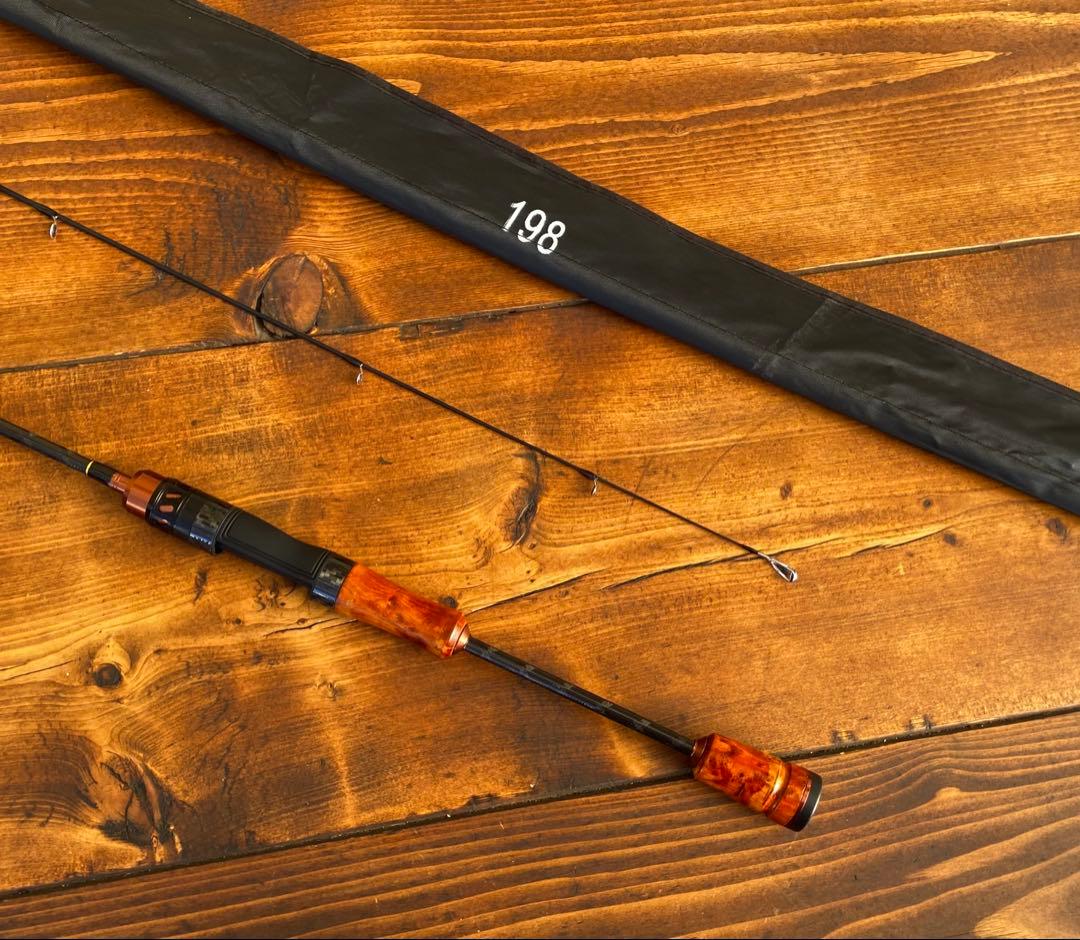 新品未使用　カーボンロッド　スピニング　662UL バスロッド　ウッドグリップ