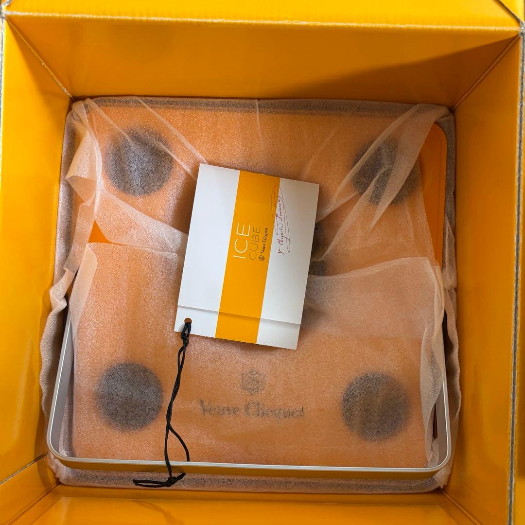 ★限定 ヴーヴクリコ　アイスクーラー•グラスセット　Veuve Clicquot