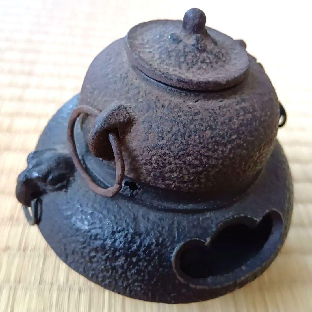 骨董品 茶釜 茶道具 唐獅子 香炉 火鉢 霰文様 置物 レトロ 鉄製 鉄器