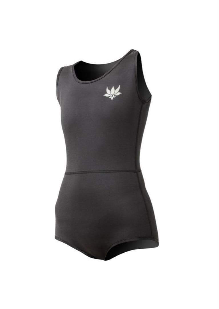 新品未使用品アックスクラッシック.レディースMサイズ1.5ミリショートジョン