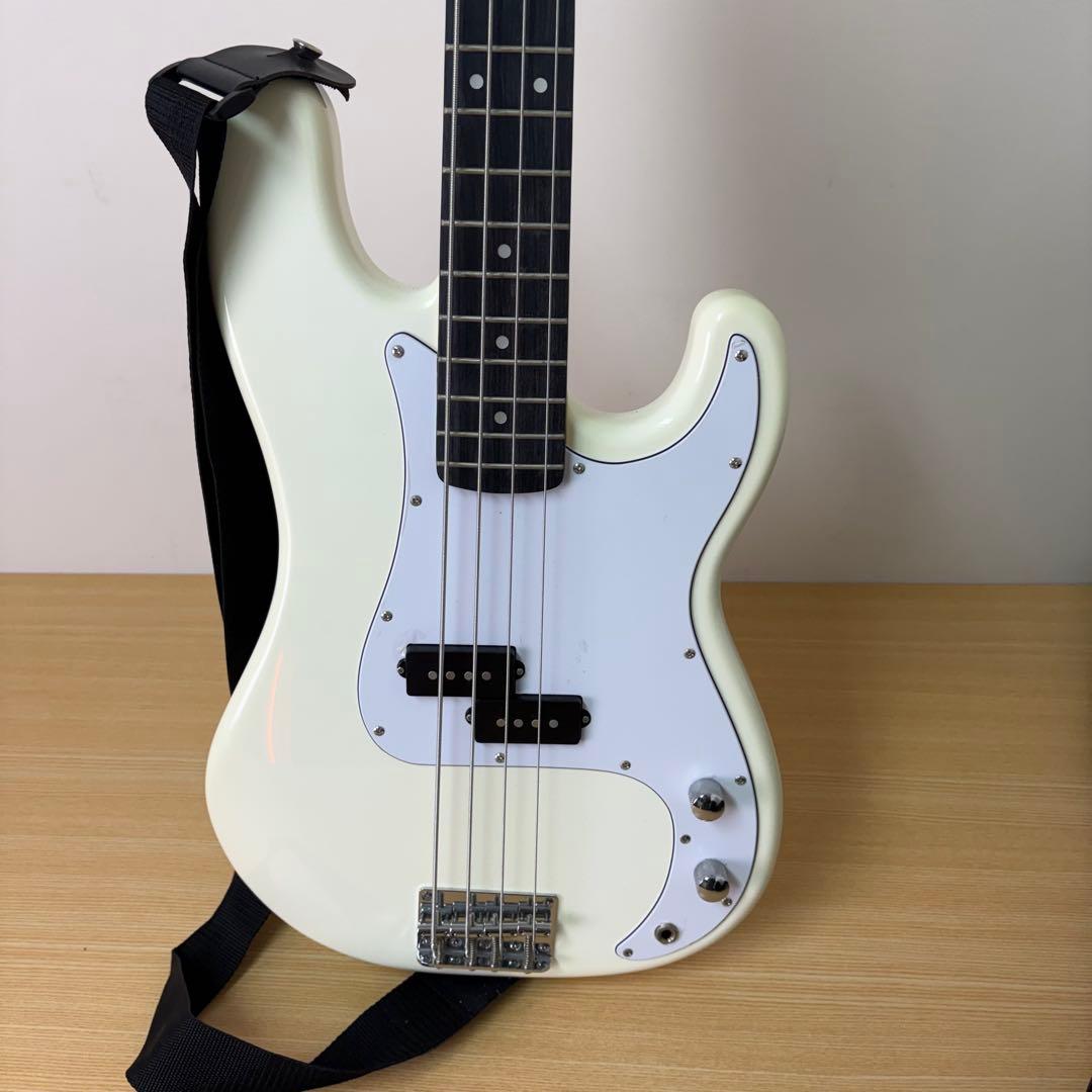 SELDER エレキベース ホワイト