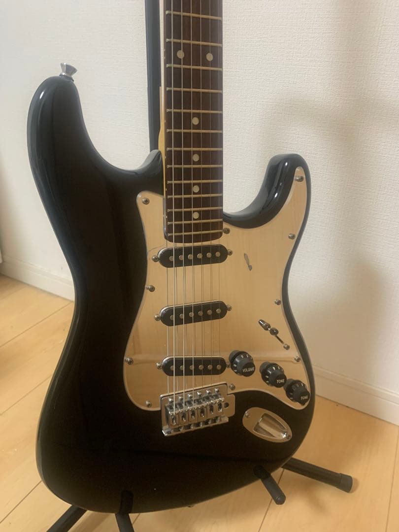 フェンダー風ストラトキャスタータイプのエレキギター