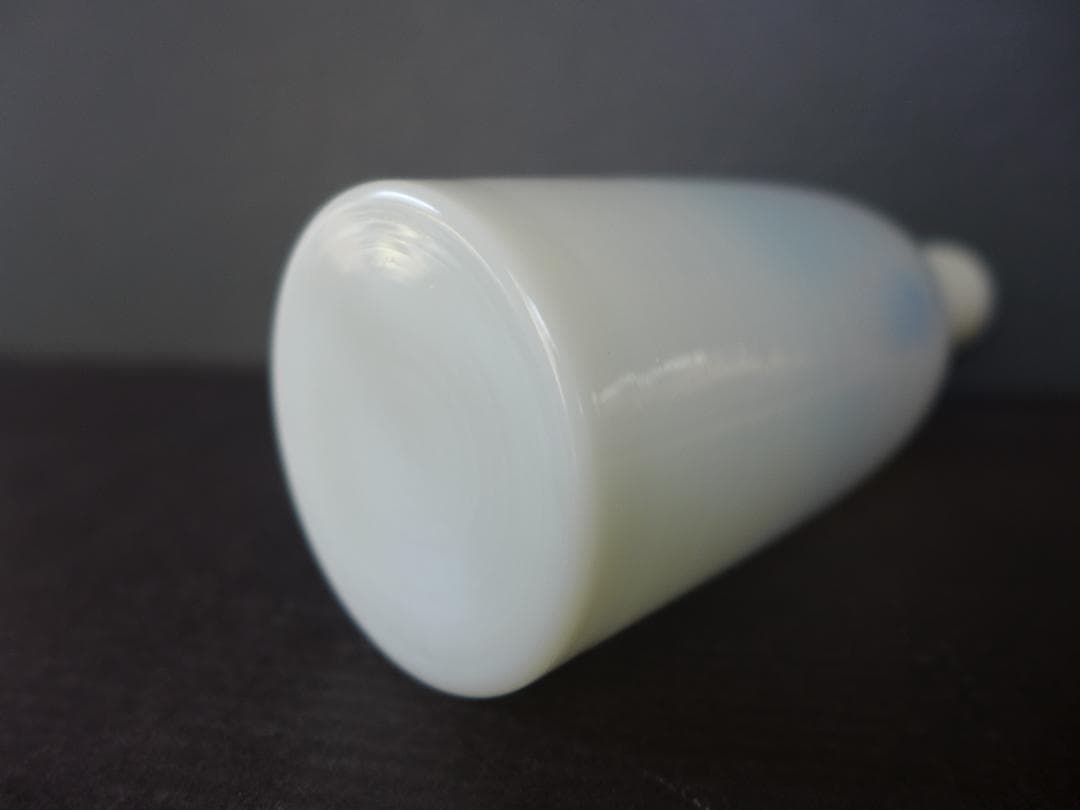 蔵出し　明治期頃　乳白ガラス　徳利　和ガラス瓶　乳半　明治ガラス　酒器　美品