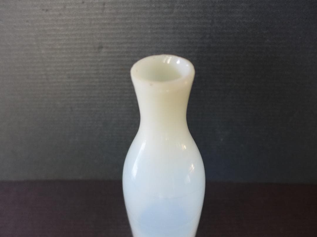 蔵出し　明治期頃　乳白ガラス　徳利　和ガラス瓶　乳半　明治ガラス　酒器　美品