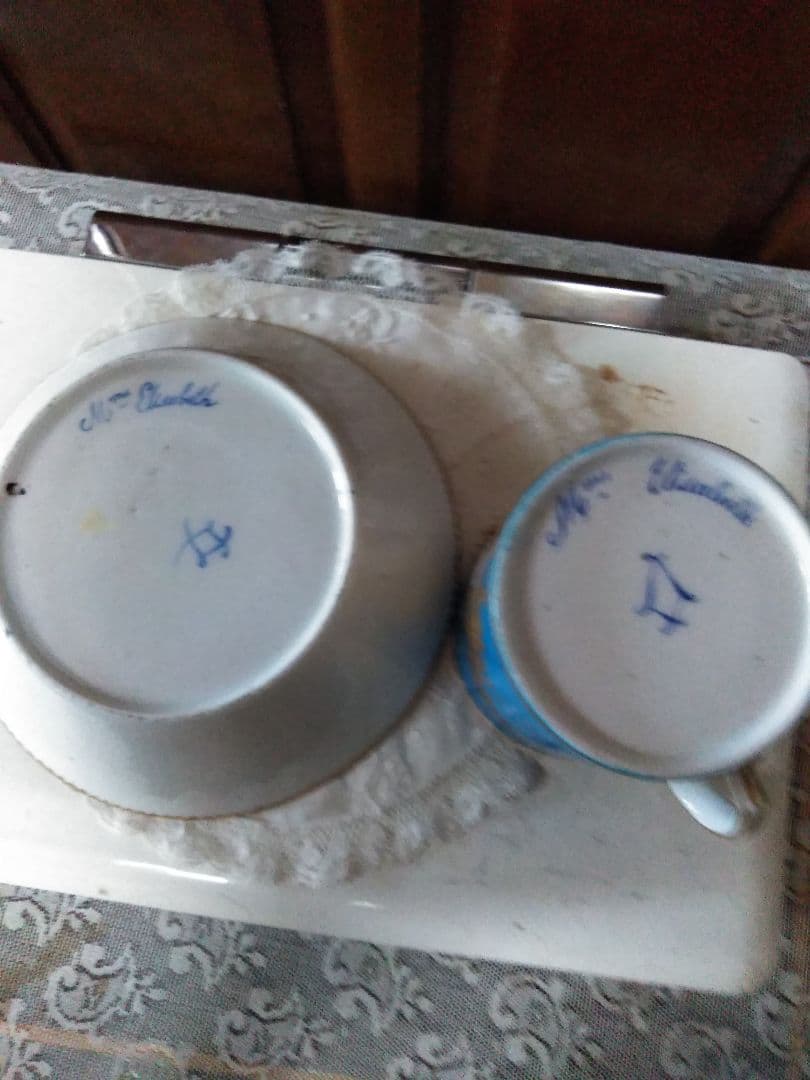 アンティーク　貴族の肖像画のカップ、ソーサー1客