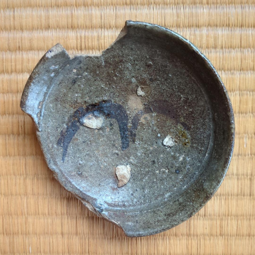 陶器製の装飾皿 欠けあり　古唐津　平盃　小皿　桃山時代　発掘品　骨董品　古美術