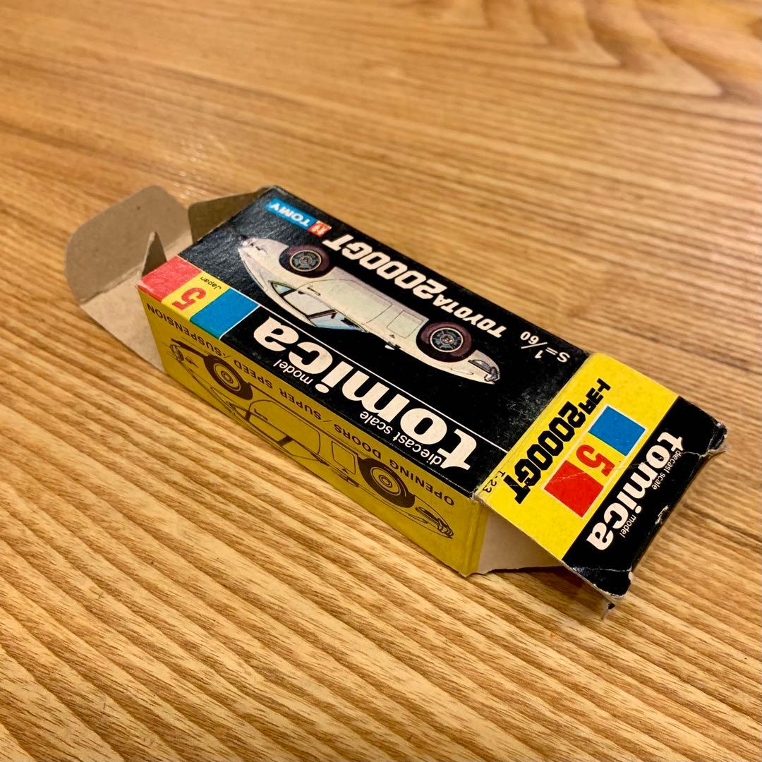 トミカ トヨタ TOYOTA 2000GT ちょっと待ってね ♪