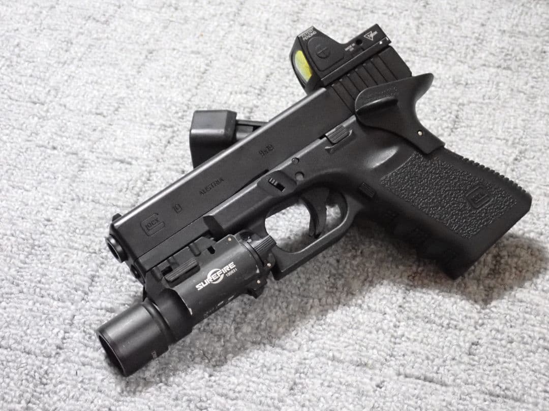 東京マルイGlock19 カスタム ホルスター マガジン4本付き